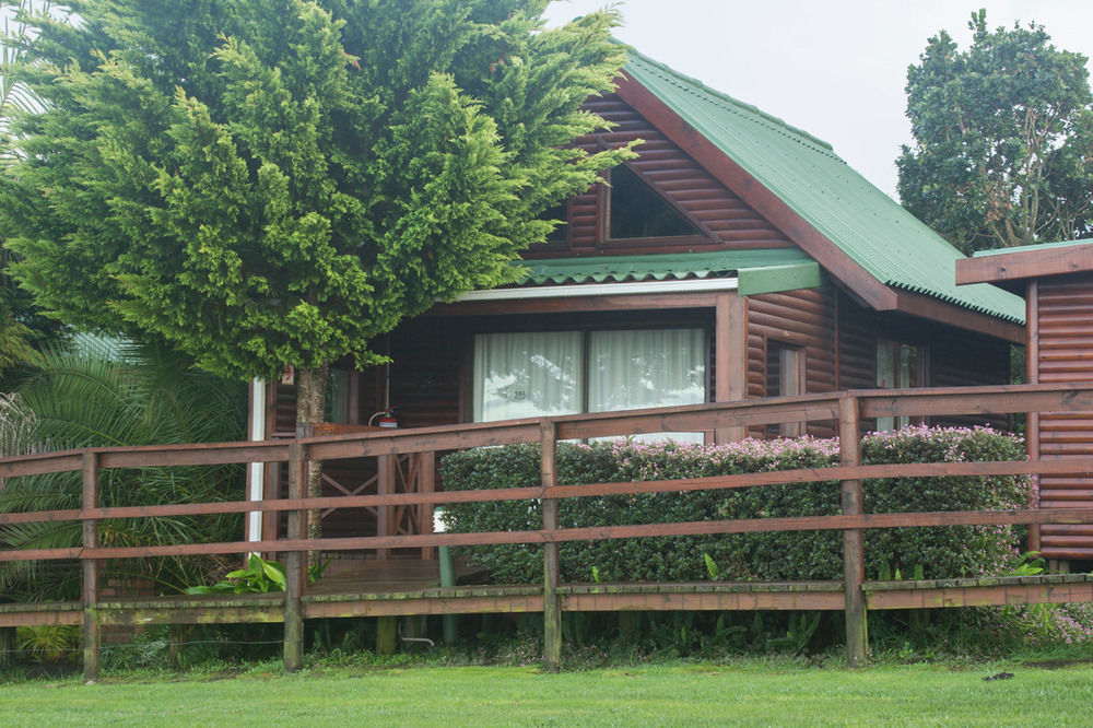 Beyond Urban Cottages Стормсрівер Екстер'єр фото